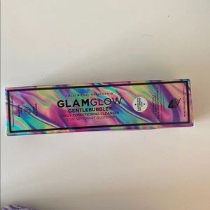 Glam glow face wash